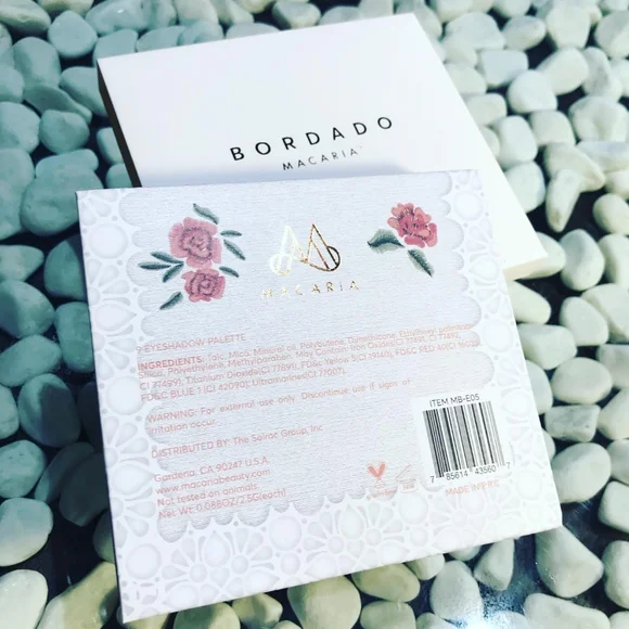 Eyeshadow palette by Macaria - Picture 5 of 5